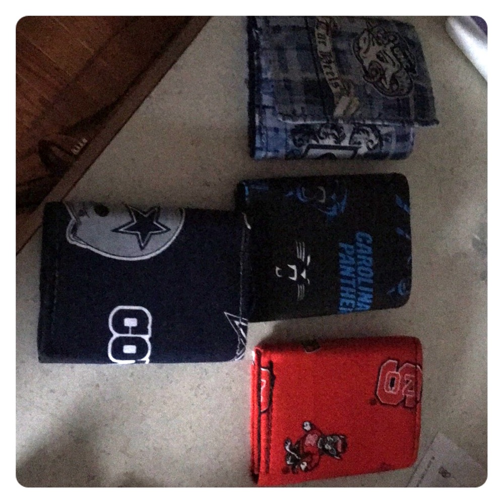 Bill fold with your favorite team